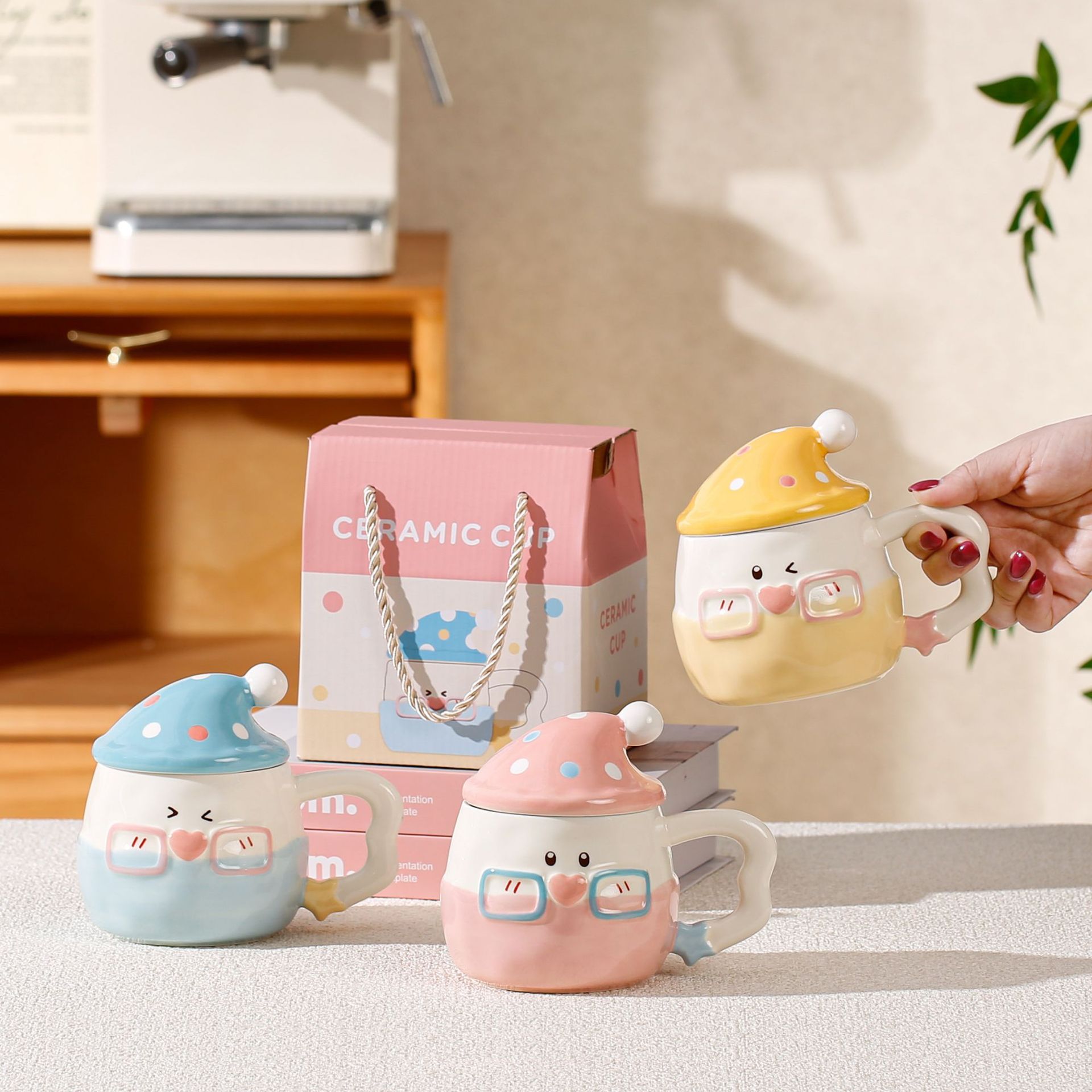 귀여운 마법모자 캐릭터 도자기 뚜껑 머그컵 440ml 사무실 가정용