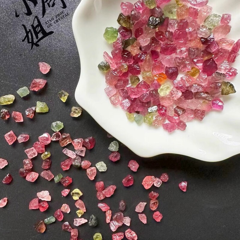 Natural transparent red green tourmaline small raw stone gravel gram single crystal gem raw ore tourmaline nail art inlaid handmade