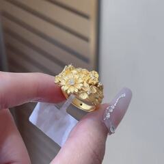 999純銀のシルクの金色の花の指輪の女性の軽豪華な高級感の食指の指輪のデザイン感の小さい大衆の花の美しいクラスタ
