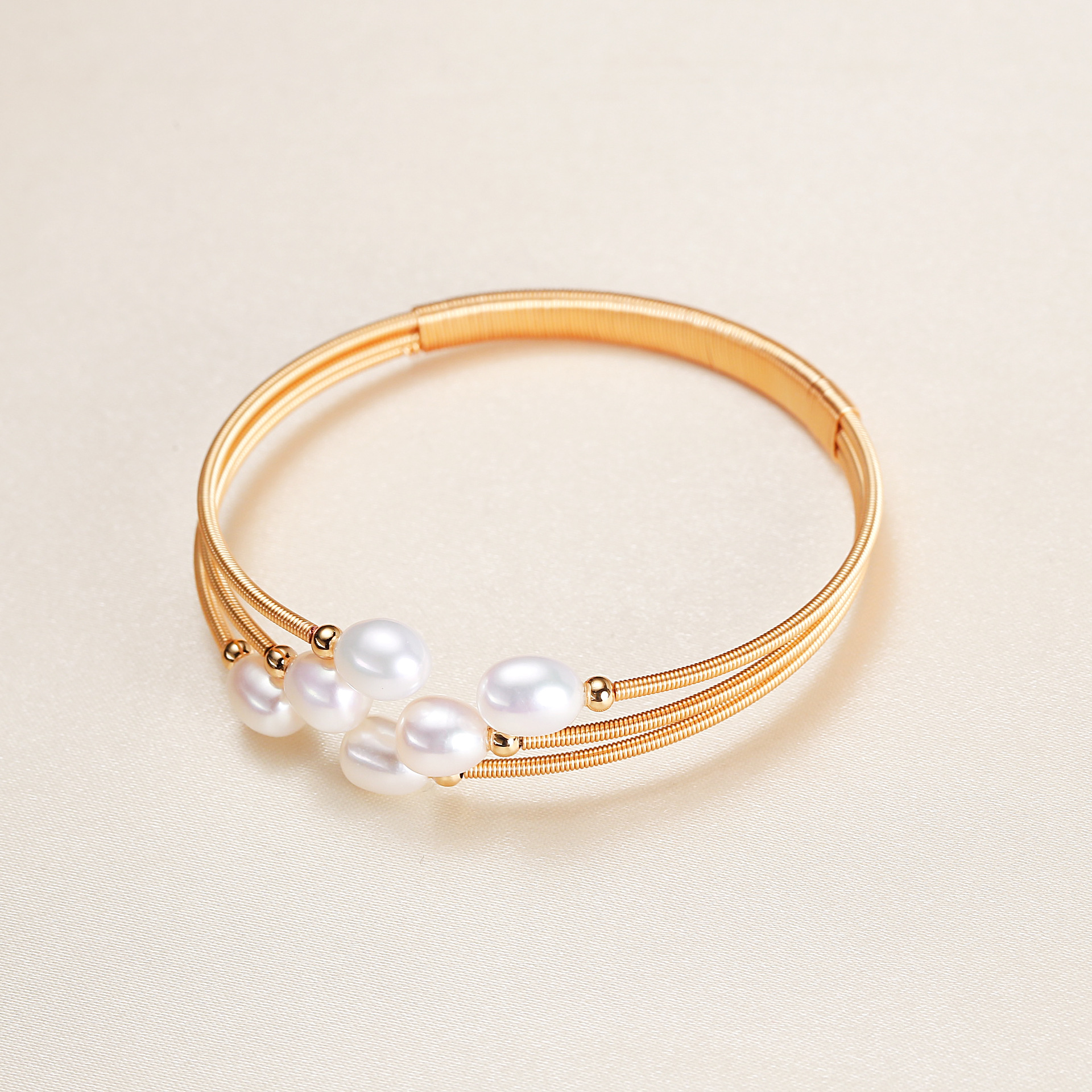 13g Weight 14K Gold Plated Plating Material Pearl Inlay Material Simple Style Oval Pearl Copper Plating Inlay Pearl Bangle 1 Piece