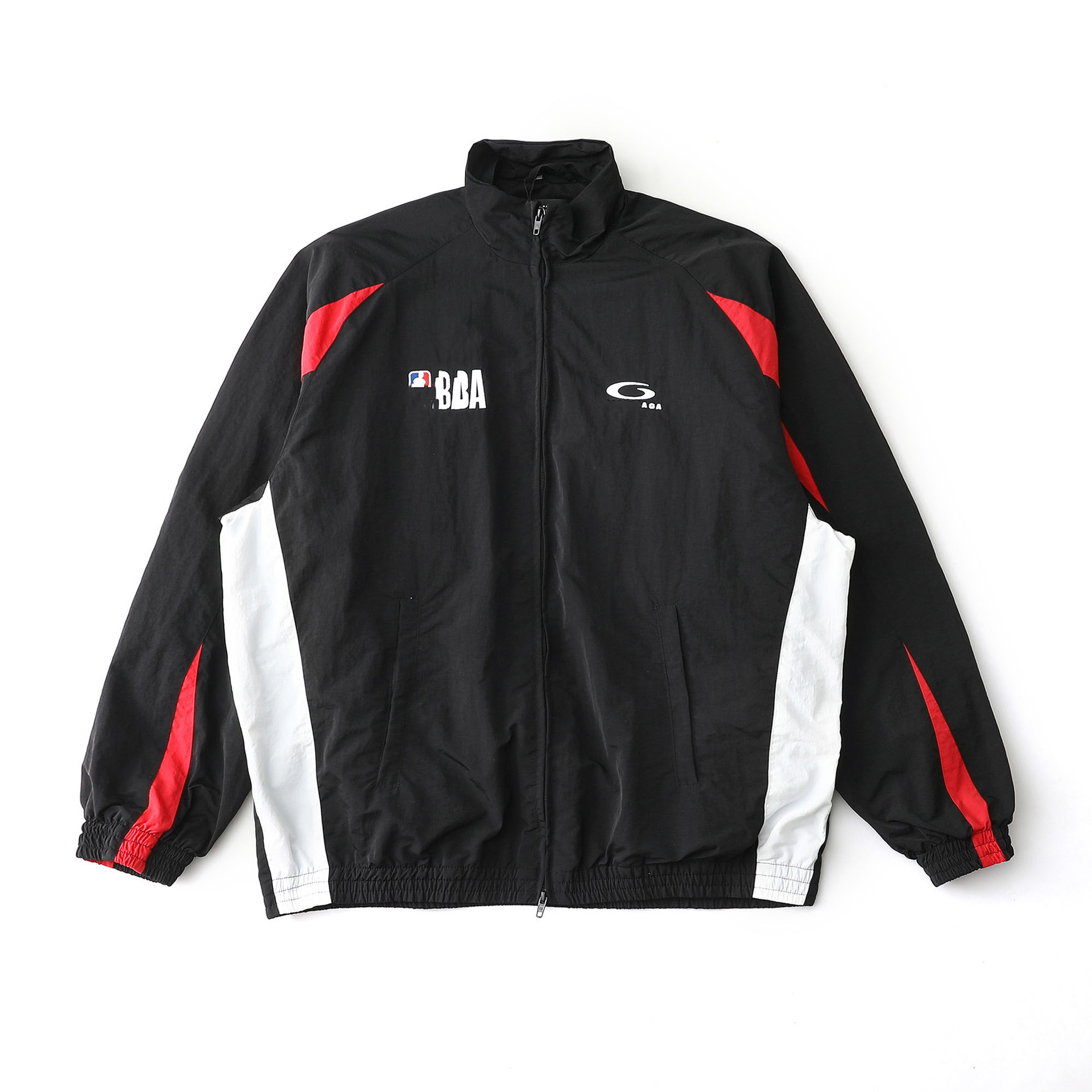 A7. chaqueta negra