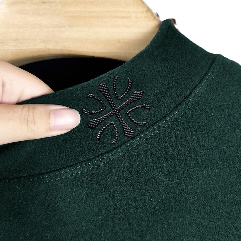 De terciopelo de media cuello alto de manga larga Camiseta de los hombres de Primavera y Otoño 2023 nuevo suéter interior impreso Top bottoming camisa de los hombres
