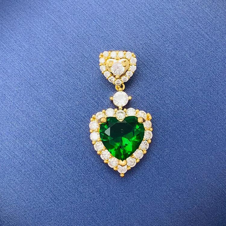 Tiktok Venta caliente colgante al por mayor auto-seleccionado 100 cobre colgante único con fuente de cadena de fábrica al por mayor sin cadena