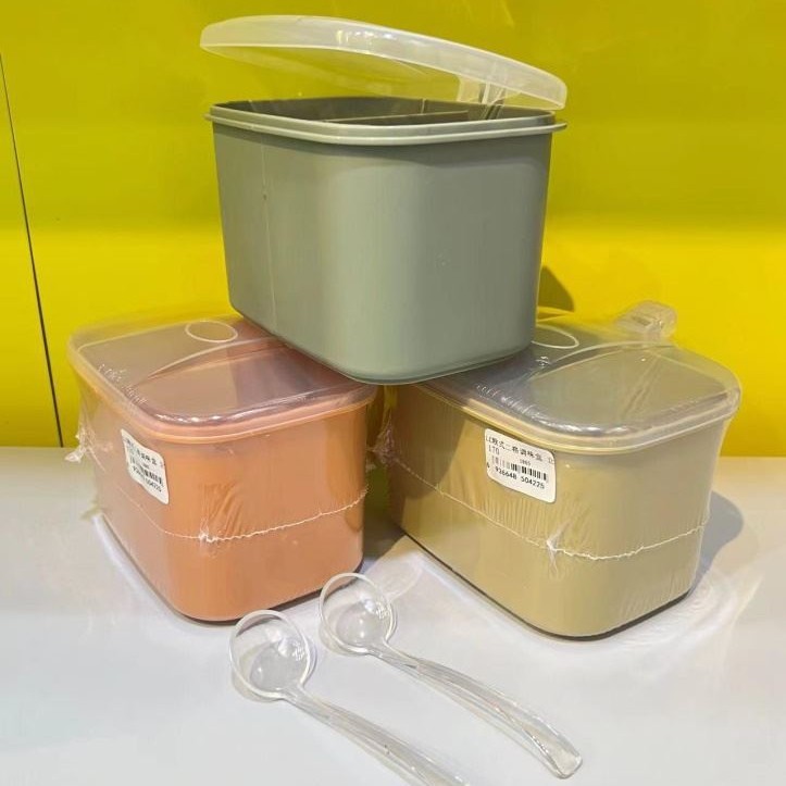 G1634 Caja de condimento esmerilado de dos rejillas de estilo europeo condimento frasco botella de salsa caja de ingredientes necesidades diarias dos yuanes Tienda al por mayor