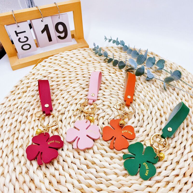 Lucky four-leaf clover keychain pendant, simple and exquisite, for couples, car keyring, backpack decoration, bag accessory Lucky four-leaf clover keychain pendant, simple and exquisite, for couples, car keyring, backpack decoration, bag accessory