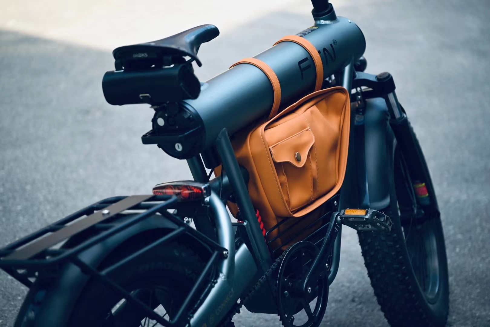 Zhou Shushu FTN electric bike mid-mounted battery seat bag retro modification accessory new waterproof and sun-proof model