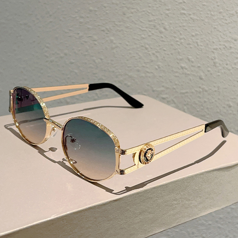 Retro Old Money Style Golden Oval Large Frame Face-Showing Small Sunglasses European and American Style Cut Out Coin Decoration Sunglasses Retro Old Money Style Golden Oval Large Frame Face-Showing Small Sunglasses European and American Style Cut Out Coin Decoration Sunglasses