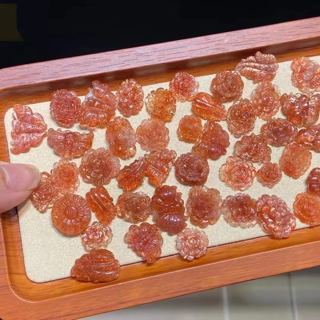 天然金太阳石雕刻件小配件裸石格桑花牡丹花蝴蝶diy配饰随意搭配
