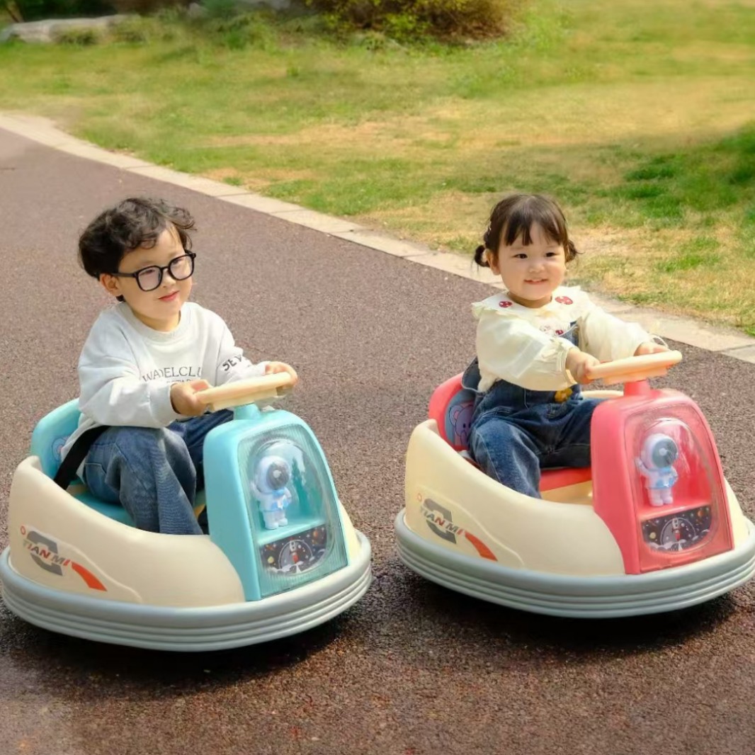 Coche de choque para niños nuevo coche eléctrico juguete bebé coche de deriva control remoto se puede sentar en el interior y el exterior 1 - 7 años de edad