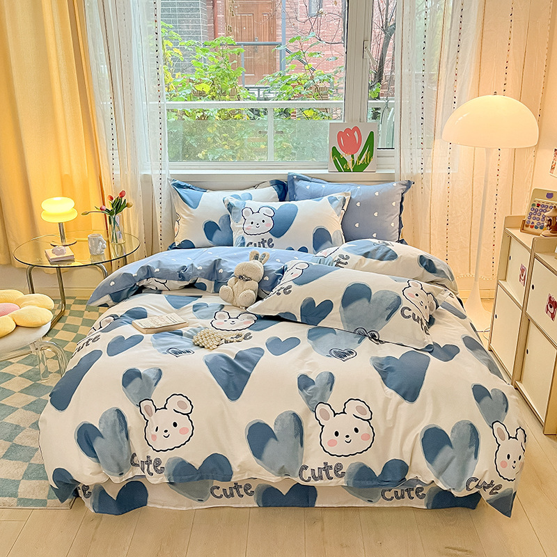 Pequeñas flores de algodón de cuatro piezas de una sola cama impresa cubierta de edredón dormitorio de estudiantes cama de algodón de tres piezas de una sola cama cubierta de edredón