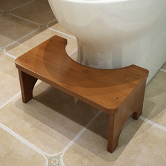 便器の踏み台と腰掛けのトイレはしゃがみます。神器の子供を助けます。足を厚くして竹の腰掛けを踏みます。