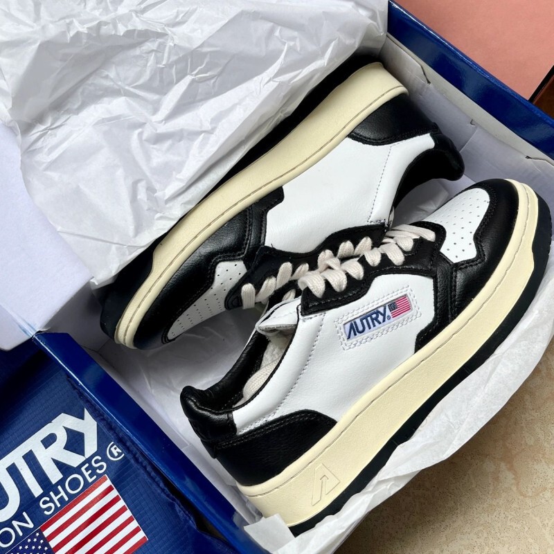 Niche board shoes women's autry white shoes 2025 new genuine leather retro South Korea panda casual sneaker Niche board shoes women's autry white shoes 2025 new genuine leather retro South Korea panda casual sneaker