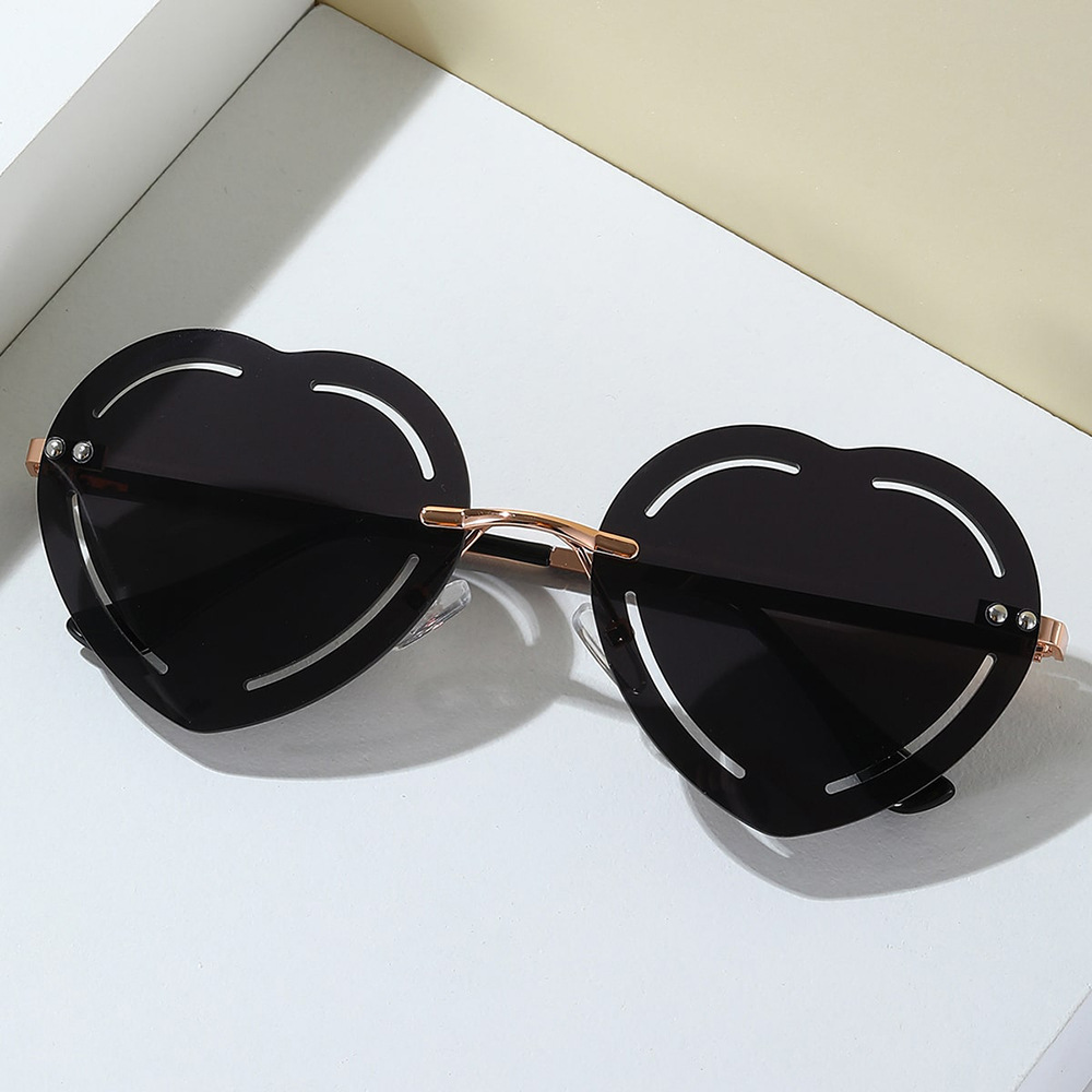 2021 personalidad recorte de metal gafas de amor gafas de sol Rosa negro melocotón corazón lente sin marco gafas de sol transfronterizas