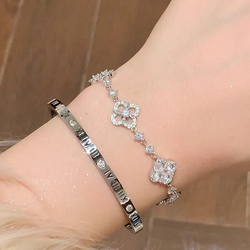 Popular Four-Petal Flower Zircon Flower Bracelet, Light Luxury, High-End, Elegant, Adjustable Bracelet, New Style Hand Jewelry for Women Popular Four-Petal Flower Zircon Flower Bracelet, Light Luxury, High-End, Elegant, Adjustable Bracelet, New Style Hand Jewelry for Women