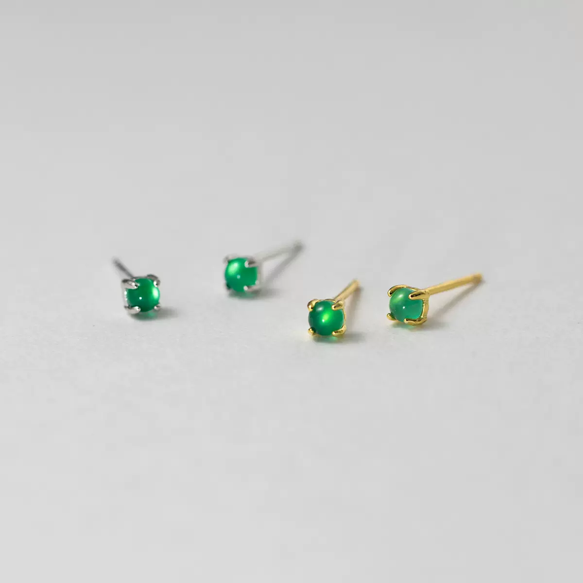 纳兰 S925纯银清新甜美ins风小众设计感绿玉髓圆形耳钉M05811