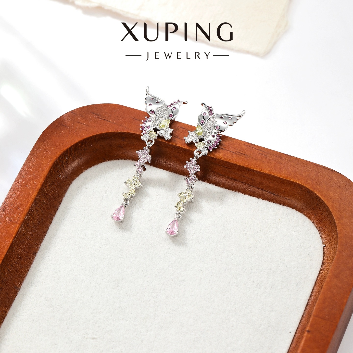 Xuping gemas artificiales largas mariposa simétrica pendientes de bordilla de moda ligera lujosa sensación de diseño de orejas para mujeres image 7