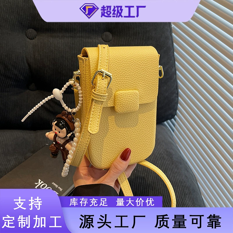 Повседневная минималистская текстура 2025 новый весенний тренд ретро модный темперамент маленькая квадратная сумка для женщин на одно плечо