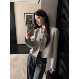 秋冬新款小香风外套女短款气质圆领单排扣条纹宽松毛呢外套A3368