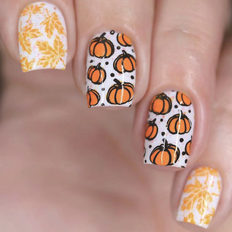 24 Thanksgiving Autumn and Winter Maple Leaf Pumpkin Wave Dot Design Short Square Wear Nail Art Patch Cross Border Fake Nails