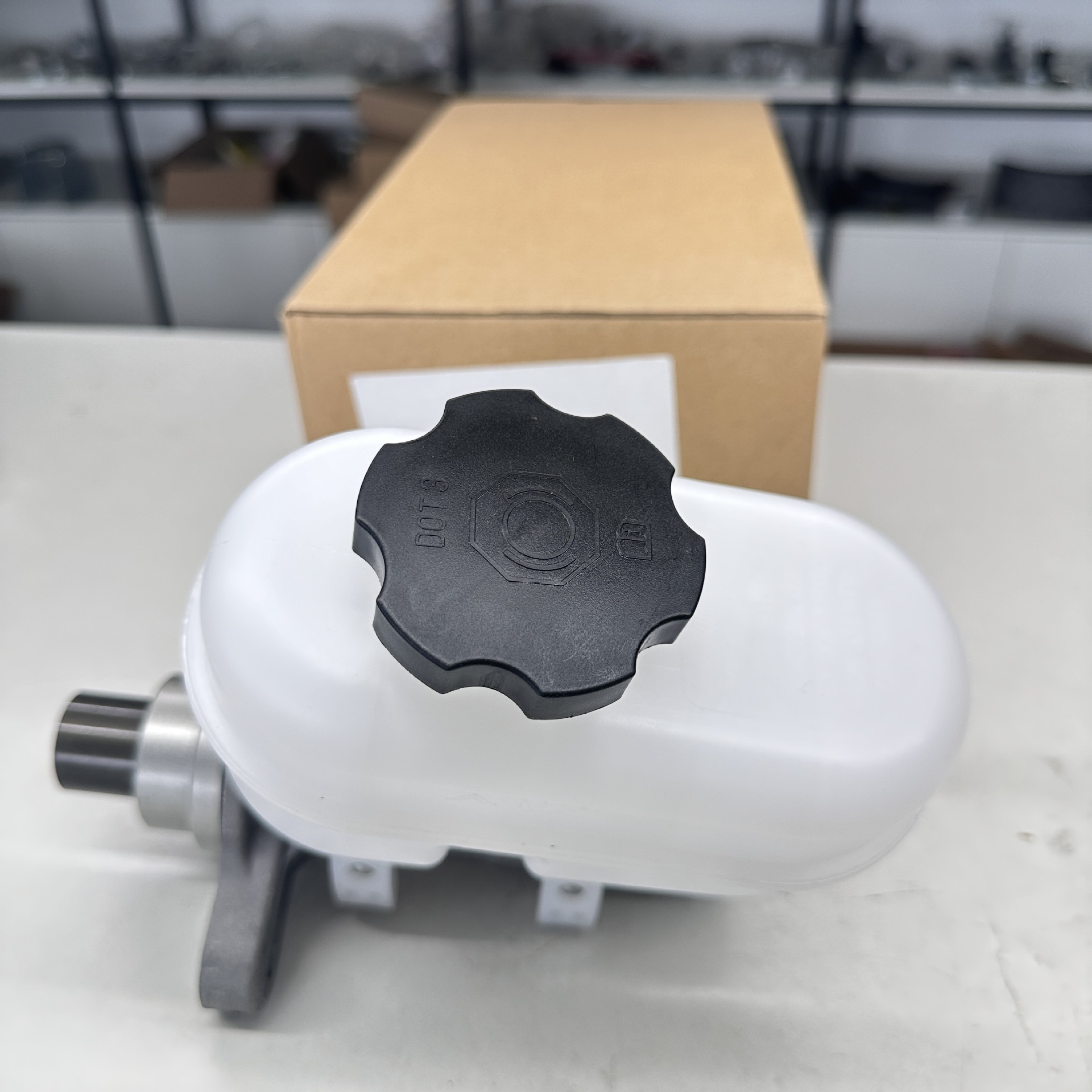 Suitable for Isuzu Brake Master Cylinder Brake Master Cylinder 25858330