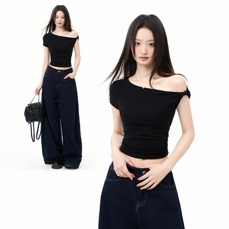 American-Style Spicy Girl Off-Shoulder Twisted Short-Sleeve T-Shirt for Women, Summer Design with a Stylish Asymmetrical Shoulder, Slim-Fit Cropped Top American-Style Spicy Girl Off-Shoulder Twisted Short-Sleeve T-Shirt for Women, Summer Design with a Stylish Asymmetrical Shoulder, Slim-Fit Cropped Top