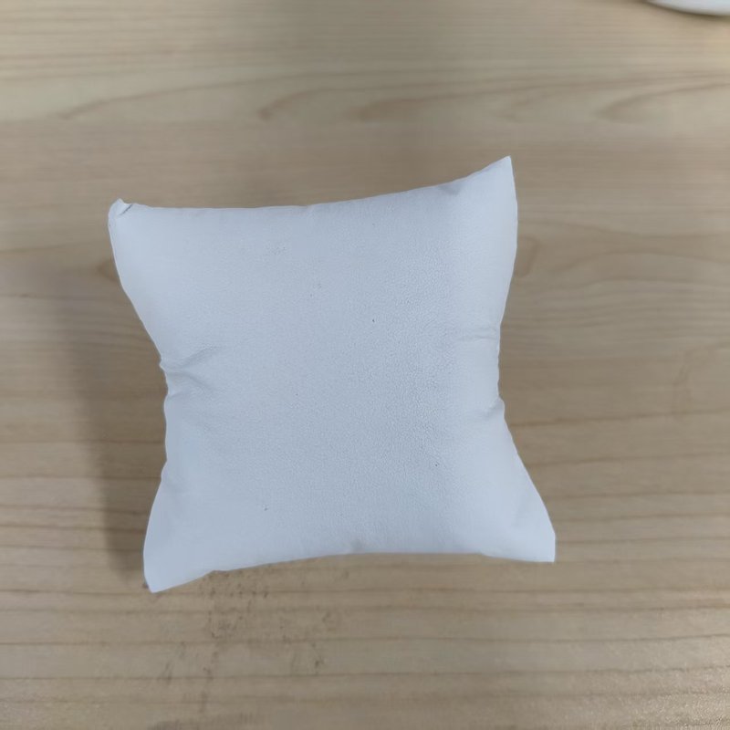 さまざまなスタイルのジュエリー用小型枕、時計用小型枕、豪華な時計用枕、ベルベットPUレザー時計ディスプレイ枕の直販|undefined