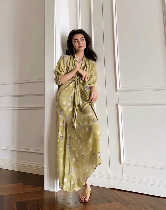 Spanish cortan * Niche Designer Skinny V-Neck Art Print Long Dress Slant Flush Silk Dress