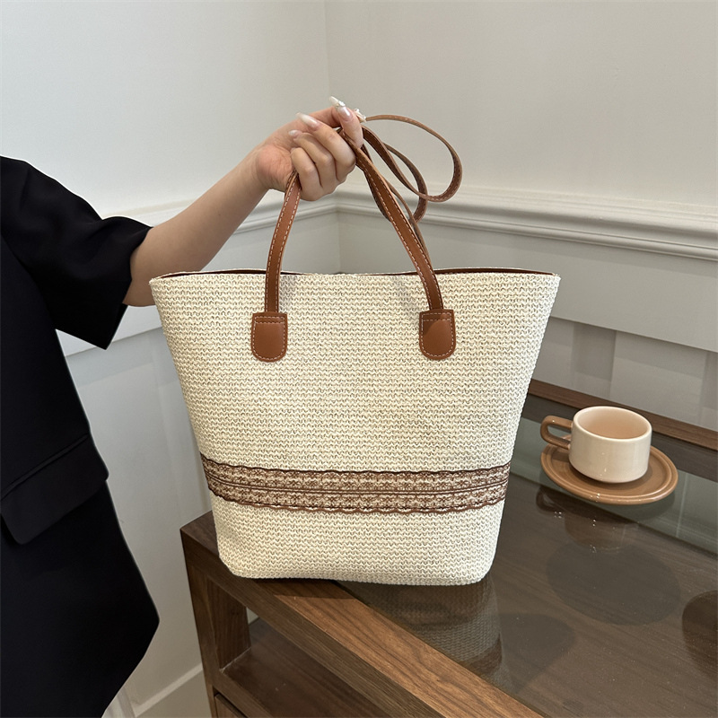 Bolsa de alta sensación 2024 primavera y verano de moda simple bolsa de gran capacidad bolsa de hombro de atmósfera primavera versátil