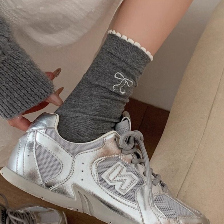 Good-looking silver embroidered bow socks ns blogger with bubble mouth small lace breathable cotton socks tube socks Good-looking silver embroidered bow socks ns blogger with bubble mouth small lace breathable cotton socks tube socks