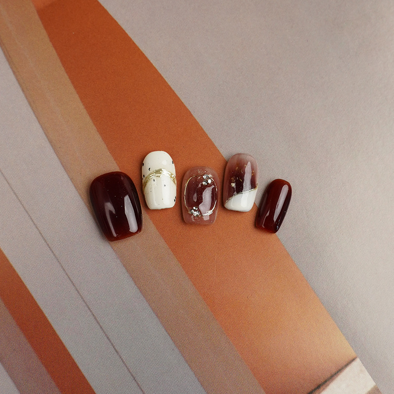 Hand-Wearing Armor wine red Hand-painted Halo-dyed Broken Diamond Gentle Advanced Wearable Manicure Finished Nail Stickers Short