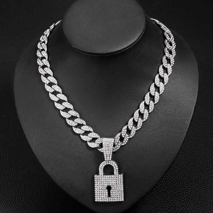 Asmeninis pilnas deimantinis rakto užrakto kūrybinių papuošalų vyriškas pankroko kubietiškas pakabukas-vėrinys_voghion.com