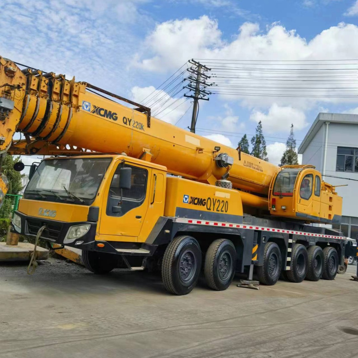 供应QY25K吊车50t二手汽车吊100吨汽车式起重机械  代办外贸出口