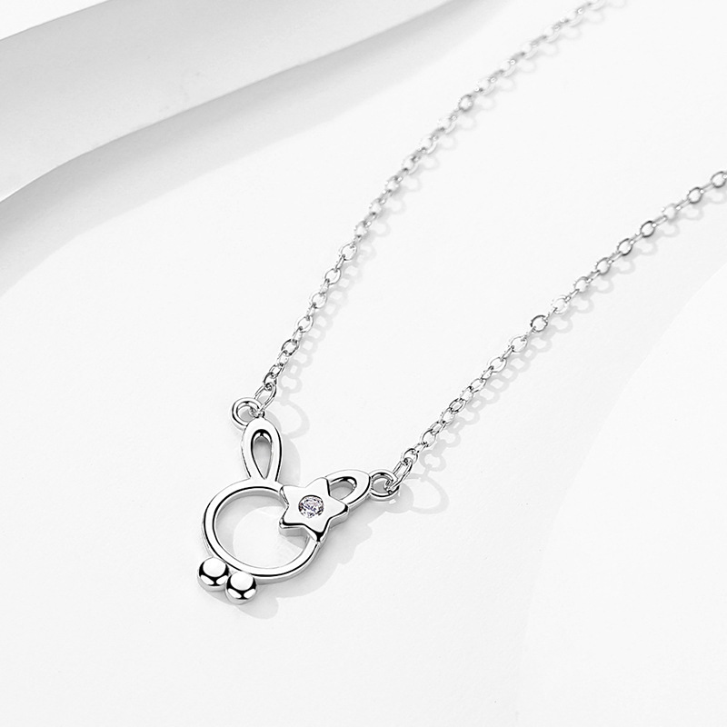 Collar de conejo de plata esterlina S925, diseño de nicho, temperamento simple, cadena de clavícula de lujo ligero, accesorios simples japoneses y coreanos