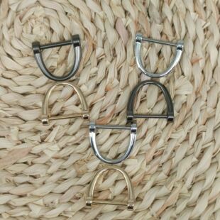 Manufacturer's Spot Zinc Alloy Horseshoe Buckle Metal D-shaped Semicircular Car Keychain Hardware Accessories Disassembly and Plating