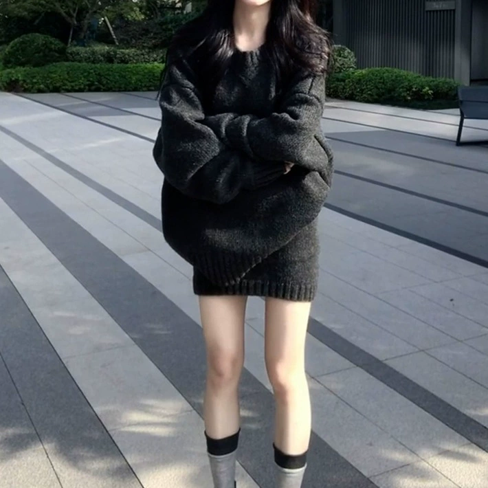 Маленькие ароматные серые трикотажные платья дети осень зима 2024 новый темпераментный свитер набор