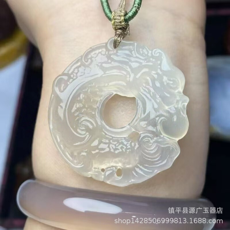 天然玉髓冰种九尾狐狸吊坠桃花酿翡翠色玉石狐狸面罩国风配饰面具|undefined