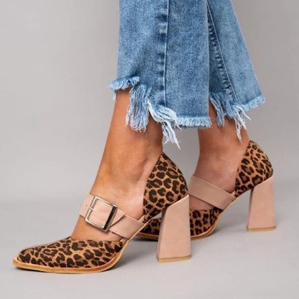 Damsandaler peep-toe med mellanhög klack och leopardmönster_voghion.com