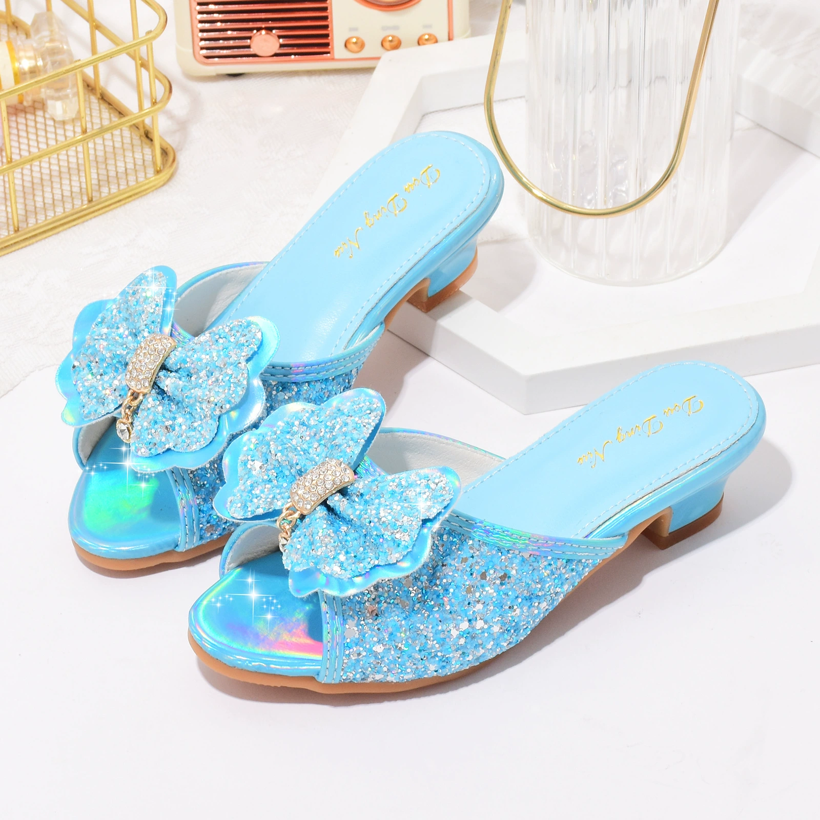 Детская обувь производитель оптовой детской хрустальной обуви летний новый стиль девушки тапочки носить туфли на высоком каблуке маленькая принцесса сандалия тапочки