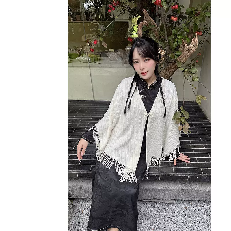 51783复古文艺百搭2025秋冬季新款民国风斗篷流苏大码针织开衫