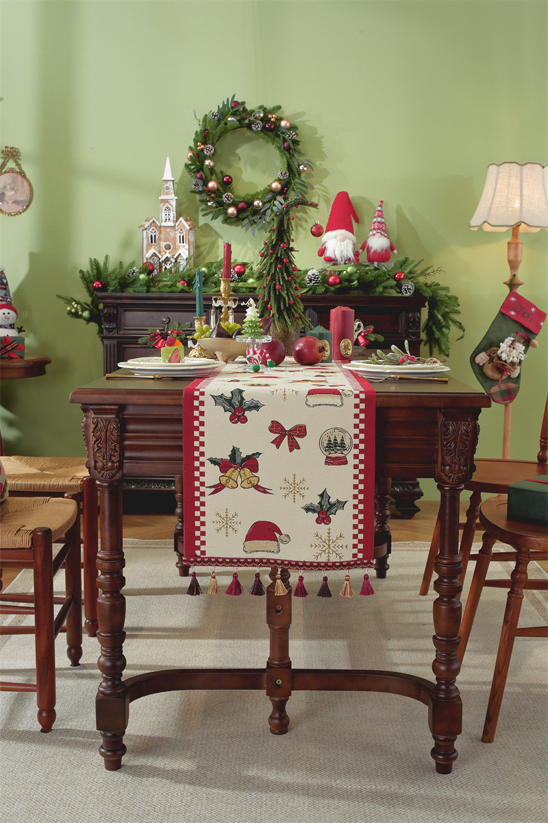 Christmas Jacquard Table Runner With Snowflakes And Santa Hats_voghion.com