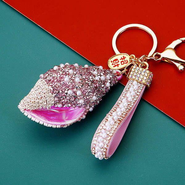 Golden keychain pearl