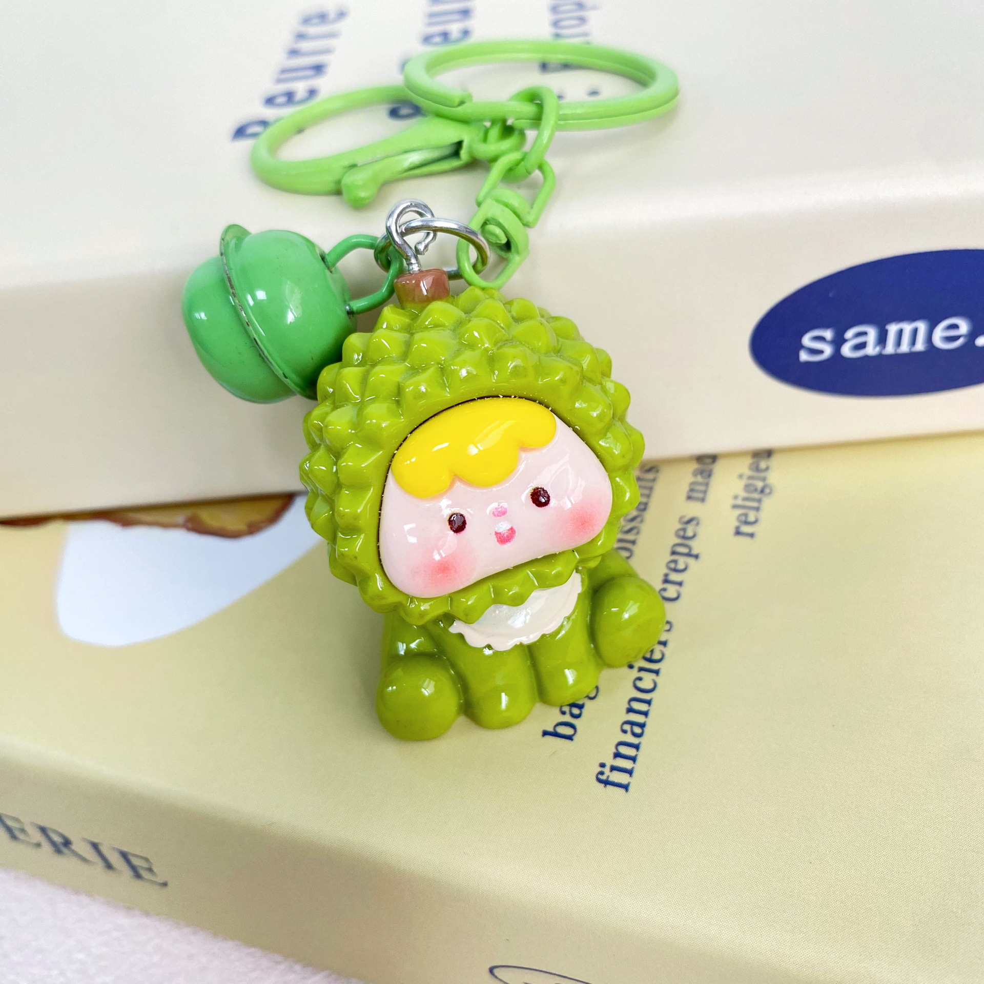 新商品の立体果物の子の鈴の鍵は少女の心の学生を掛けて親友のプレゼントを飾ってカップルを掛けます。