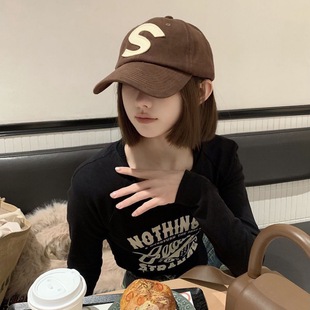 Hat and Wig Integrated 2025 Letter S Logo Fashionable Breathable Short Straight Hair Artificial Natural Baseball Cap Wig Cap
