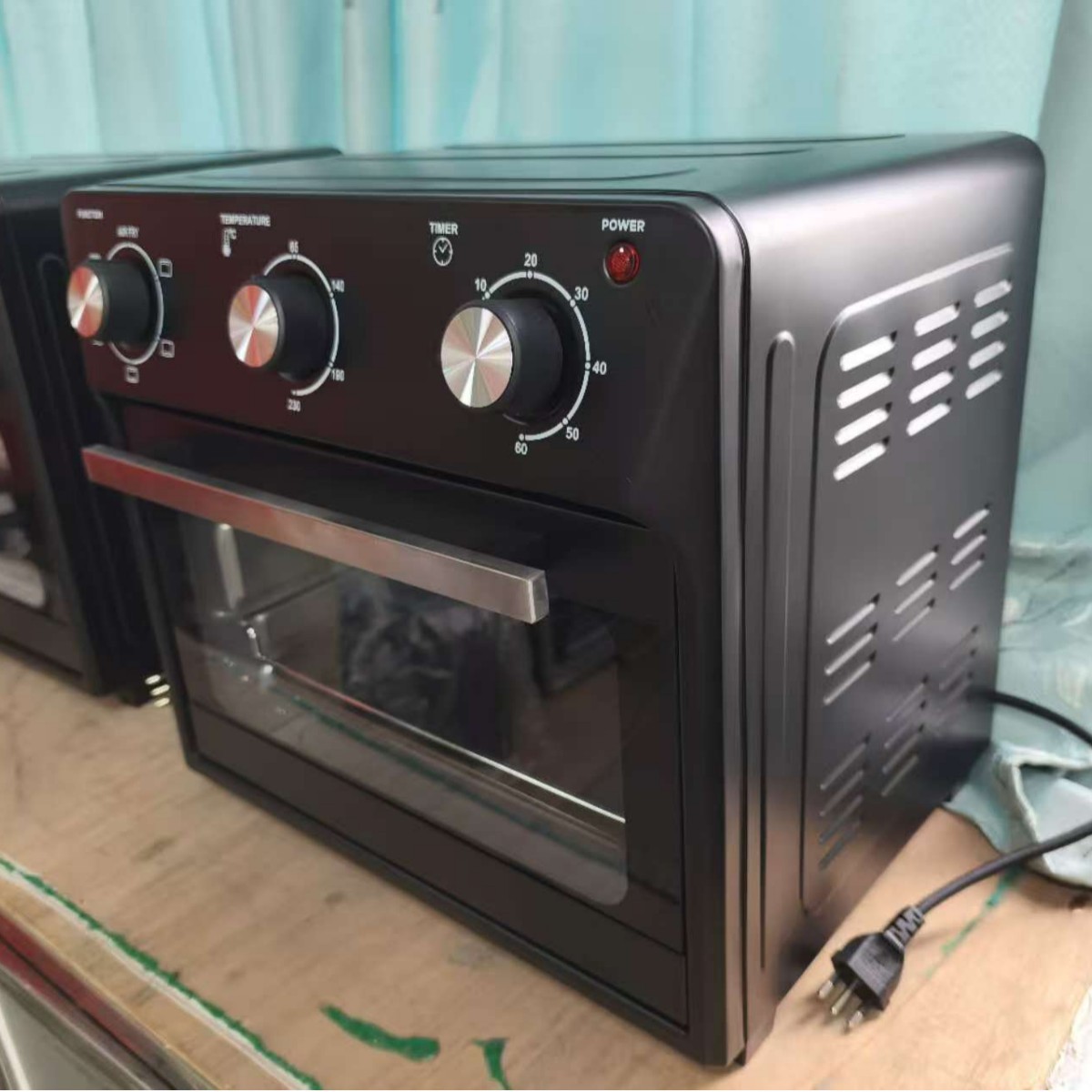 30 litros de fabricación de horno de aire frito directo comercio exterior horno eléctrico multifuncional tres perillas pueden agregar función de horquilla