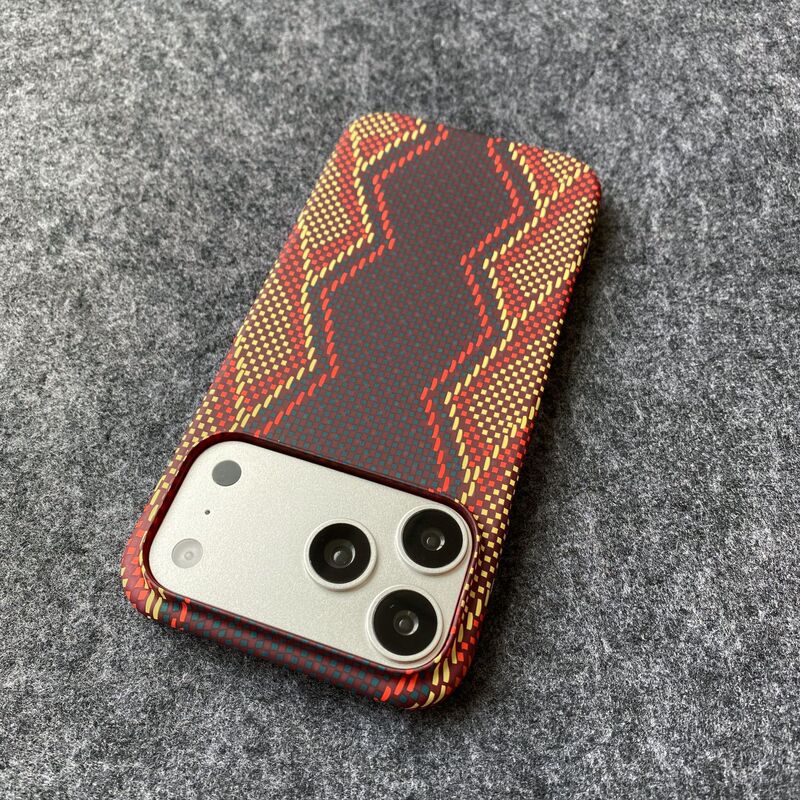 Red Snake Scepter Is Suitable for iPhone 17 Promax Half-Pack Kevlar Phone Case and Apple 16 Ultra-Thin Hard Protective Case