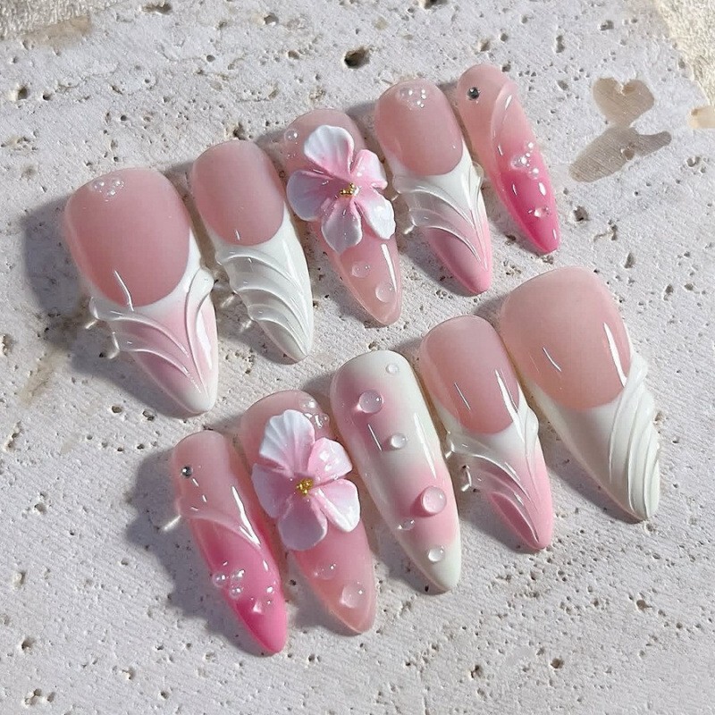 30 Pieces of Cross-Border Best-Selling 3D Resin Flower Almond-Shaped Press-On Nails, High-End French-Style Water Wave Pearl Nail Pieces