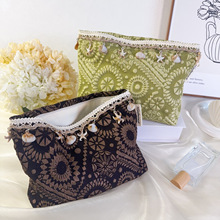 2025新款化妆包女随身便携式大容量旅行口红零钱洗漱收纳包护照包