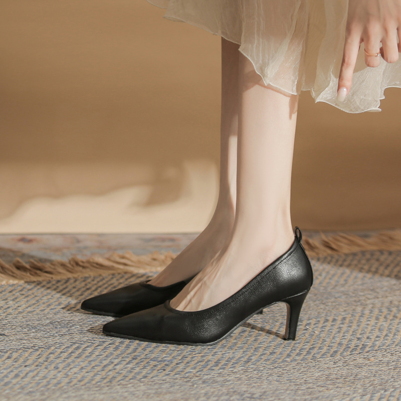 Giày cao gót mũi nhọn miệng nông Jingang ZX60001 – giày stiletto đa năng xuân thu 2025 — màu đen