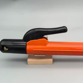 电焊钳;焊工手套;防护面罩