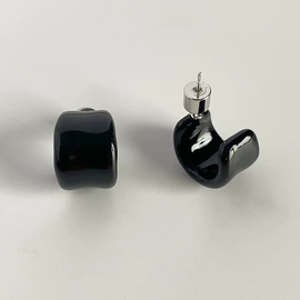 项链;耳环;耳钉